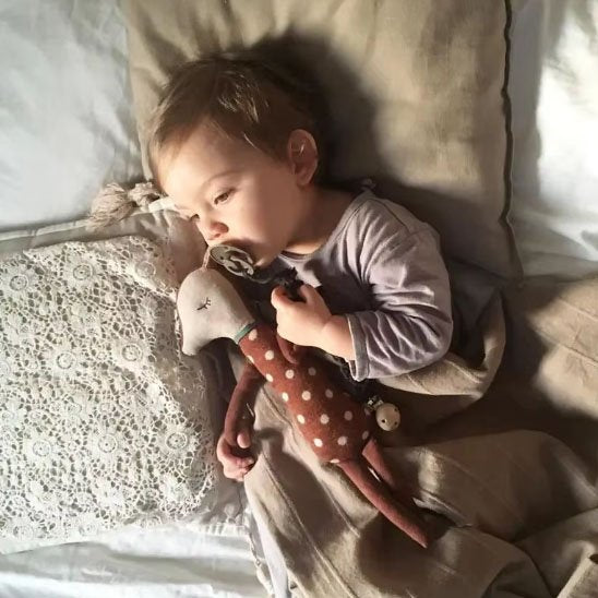 Doudou bébé garçon endormi-avec petit cerf