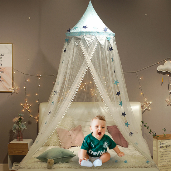 ciel de lit bebe etoile mignon endormi