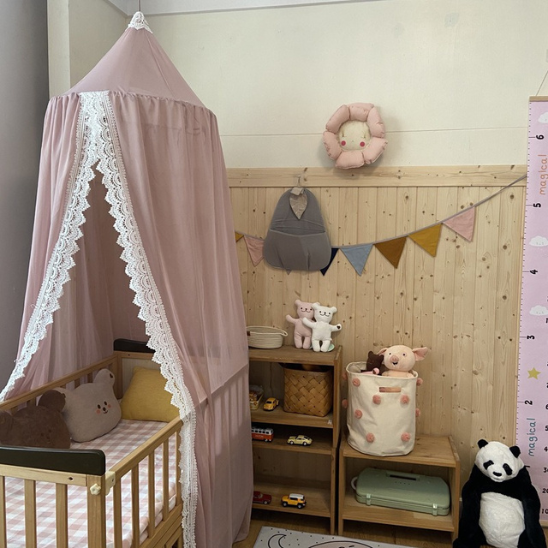 ciel de lit bebe violet dentelle chambre fillette