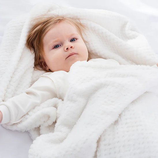 couverture bebe blanc petite mignonne