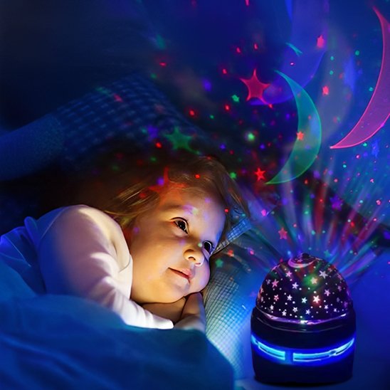 enfant plonger en regarde dans reves veilleuse