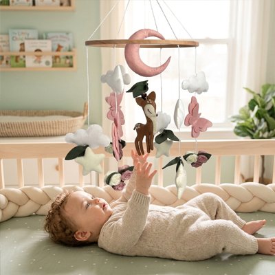 Mobile bébé mignon joue