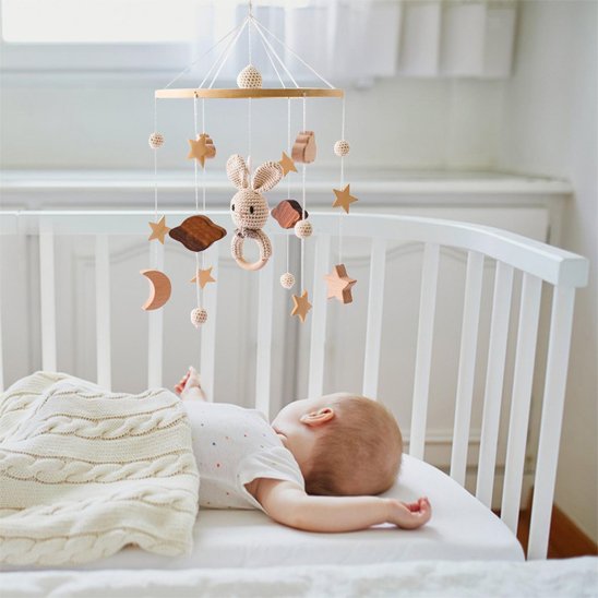 mobile musical bebe petit mignon entraine de dormir