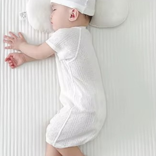 pyjama bebe blanc respirant pour sommeil paisible