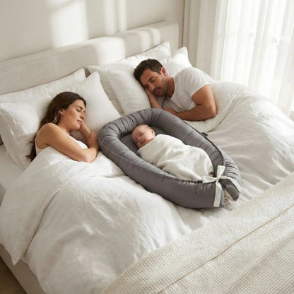 reducteur de lit bebe confortable doux papa maman endormis