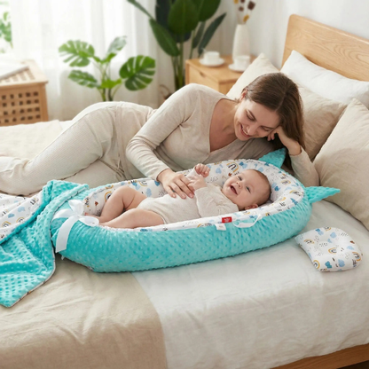 reducteur de lit bebe moelleux forme chat