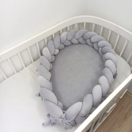 reducteur de lit bebe tresse gris chambre