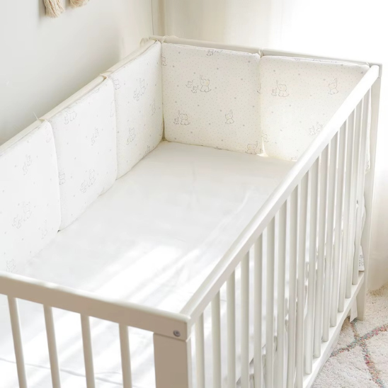 tour de lit bebe confortable pour tresor maman