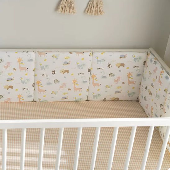 tour de lit bebe design doux beige