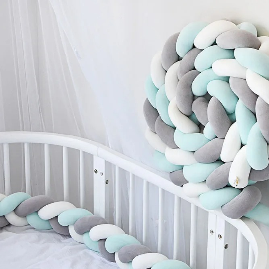 tour de lit tressé bébé coton bleu gris blanc enfant rayonnant