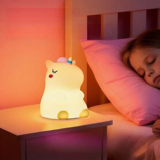 veilleuse bébé licorne fillette endormi